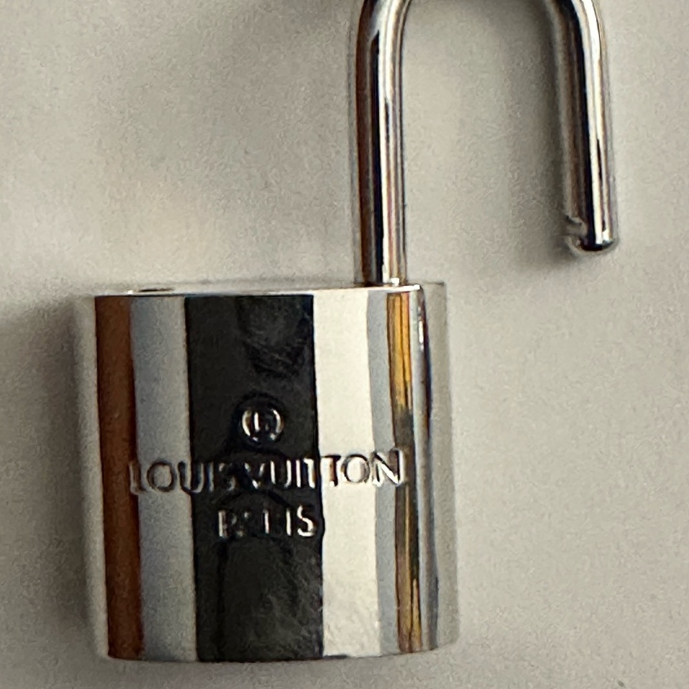 Louis Vuitton lock and keys silver #315